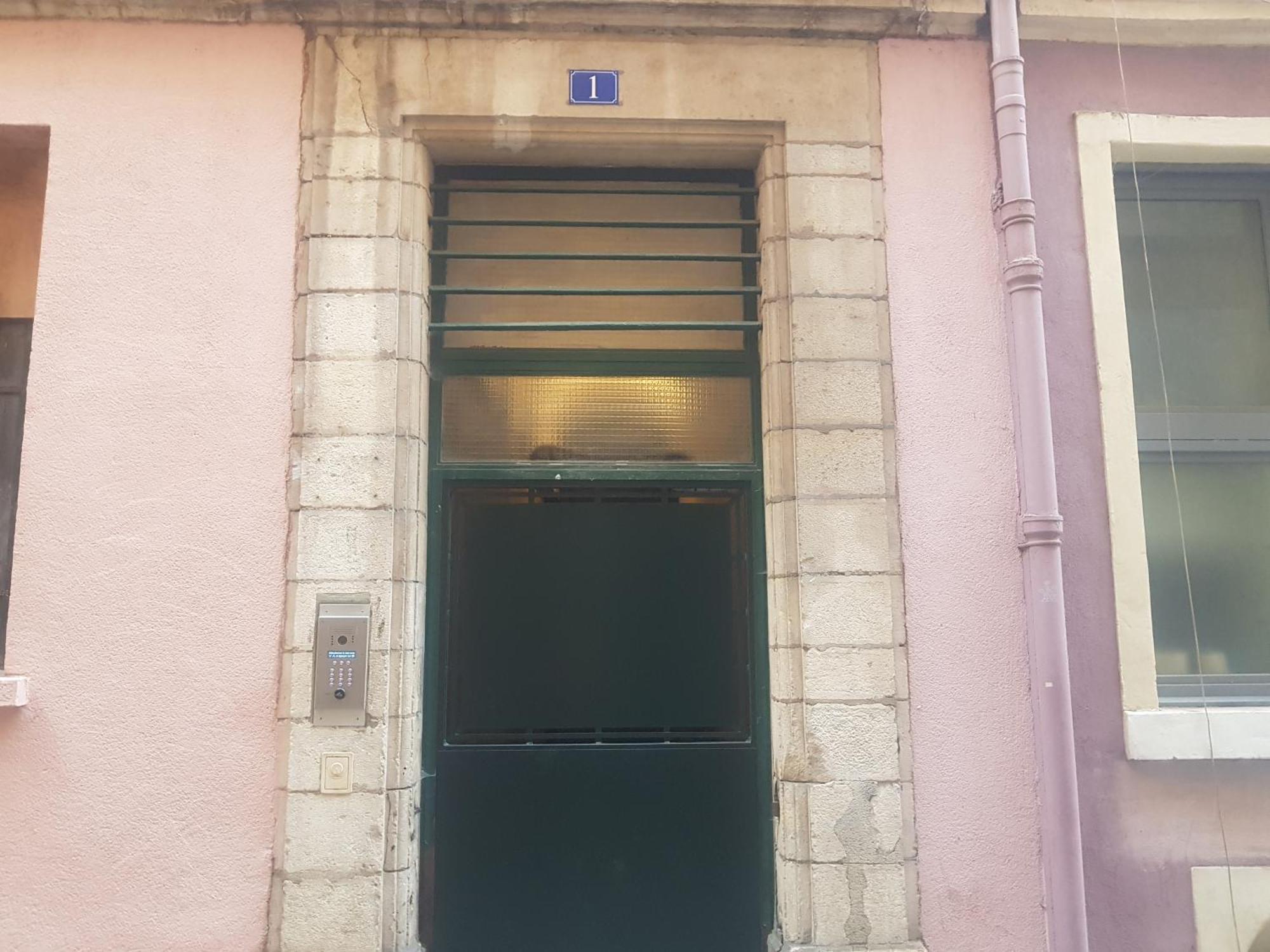 bnbgônes - LE SAINT VINCENT- HYPERCENTRE WIFI NETFLIX Lyon Exterior foto